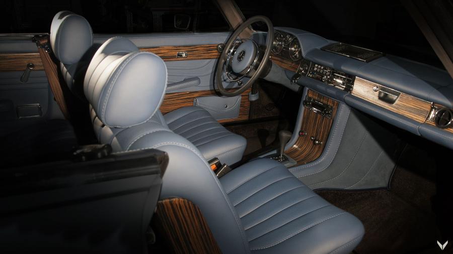 Интерьер Mercedes-Benz 250 CE by Villner (W114) 1970 года  (фото 14 из 24)